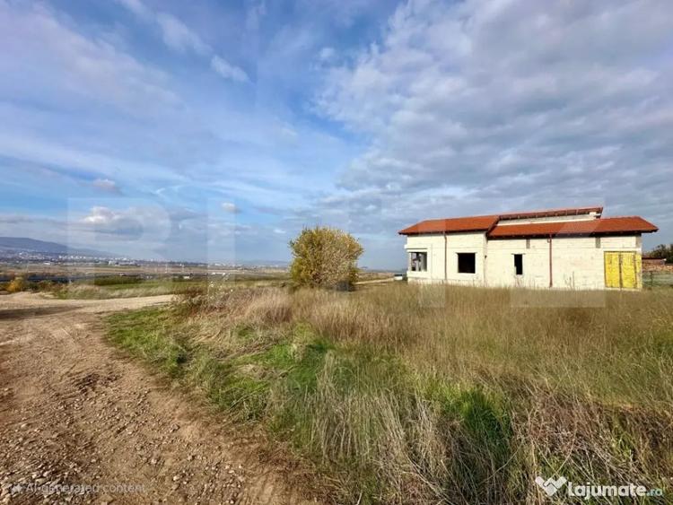 Teren intravilan, 1000 mp, cu utilitati si vedere panoramica - 1