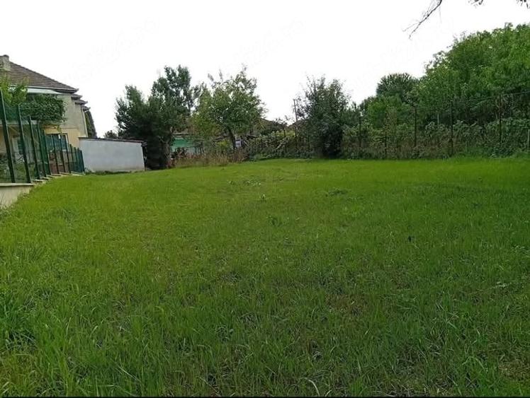 Casă cu 3 camere cu Teren 800 Mp în Titulescu