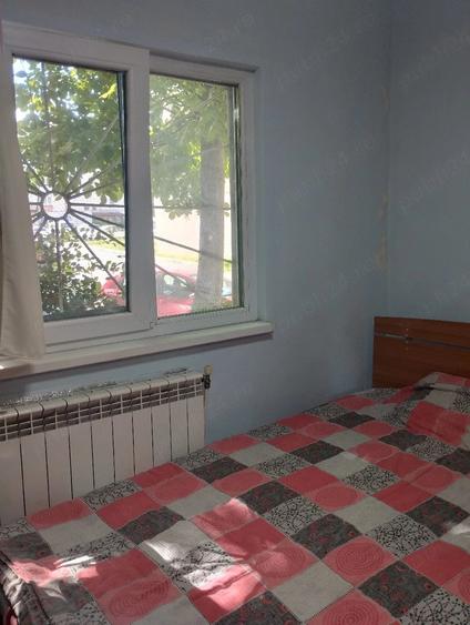 Apartament cu 4 camere decomandat în Est