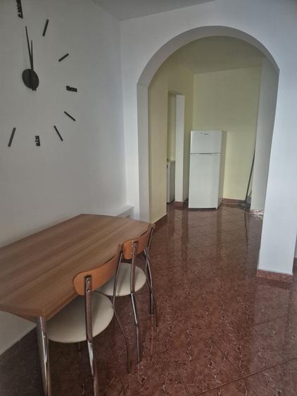 Apartament cu 2 camere decomandat în Pajura