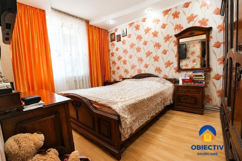 Apartament cu 3 camere decomandat în Mărăței