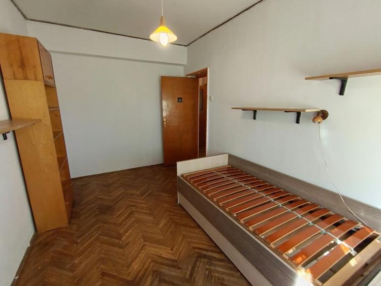 Apartament cu 3 camere decomandat, mobilat în Săsar
