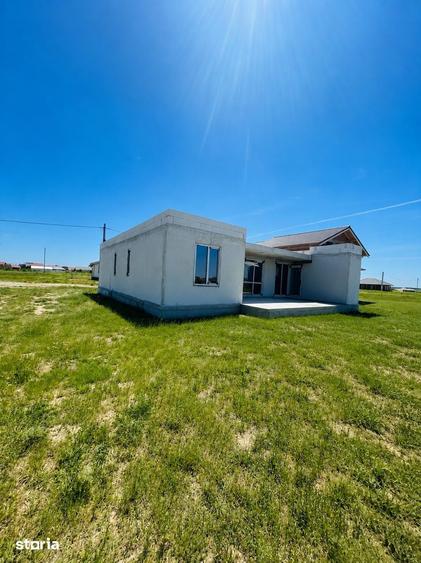 Casă cu 4 camere cu Teren 501 Mp în Sânmartin