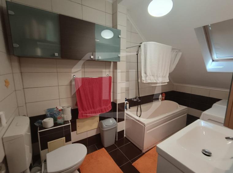 Apartament cu 4 camere semidecomandat, mobilat în Europa