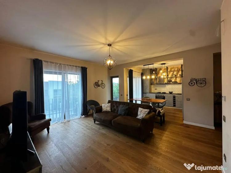 Apartament cu 3 camere decomandat în Gruia