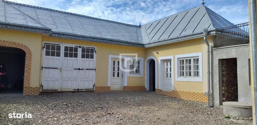 Casa 5 camere, 2.800 mp teren, Darmanesti 13 km Suceava - 2
