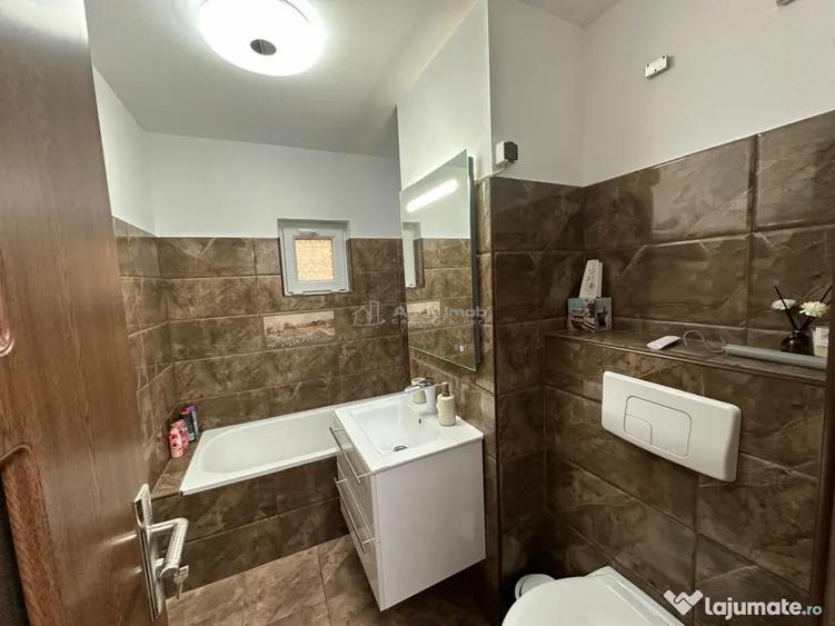Apartament cu 3 camere decomandat, mobilat în Central