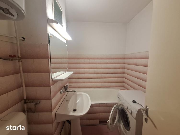 Garsonieră decomandată în Lunei