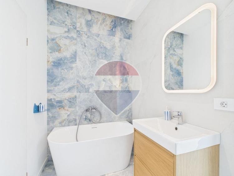 Duplex cu 4 camere cu Teren 202 Mp în Central