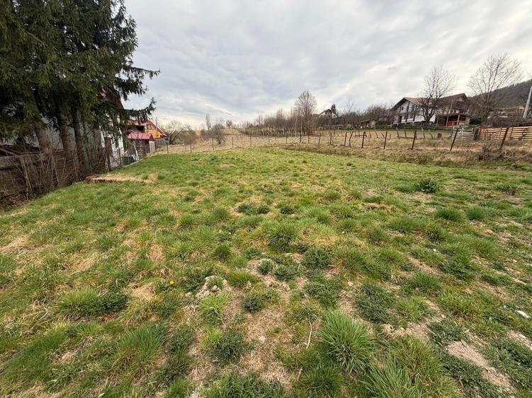 Teren Construcții intravilan de 584 mp, în Sadu