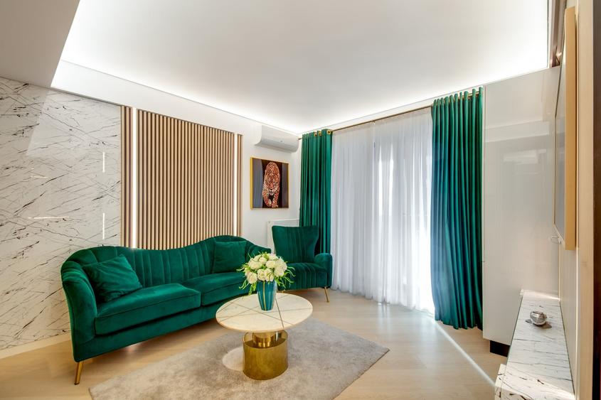 Apartament cu 3 camere semidecomandat, mobilat în Pipera