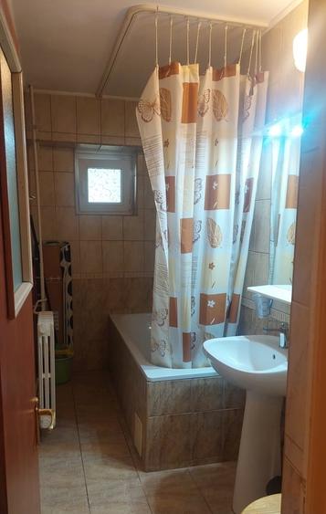 Garsonieră decomandată în Splaiul Unirii