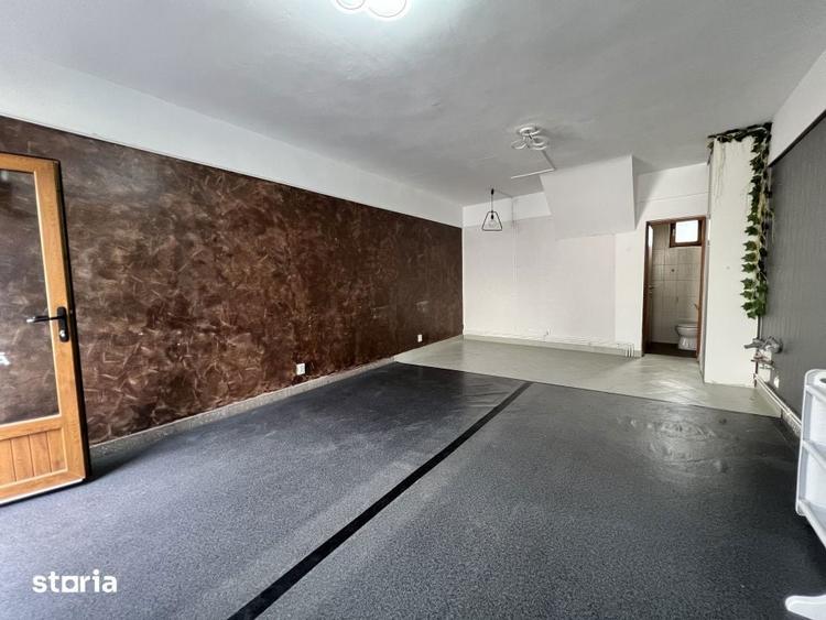 Spațiu comercial, de 38 mp, în Plopilor