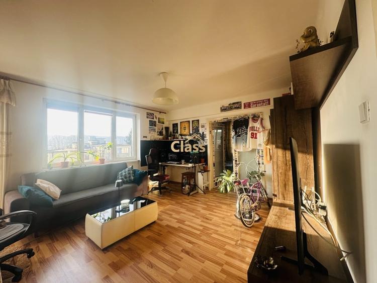 Apartament cu 2 camere semidecomandat, mobilat în Semicentral