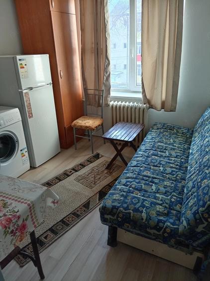 Garsonieră decomandată în Central