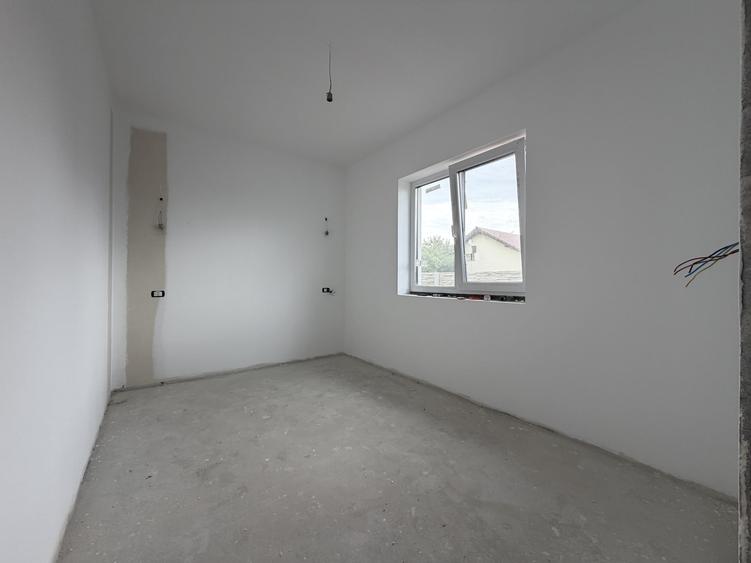 Duplex cu 4 camere cu Teren 370 Mp în Șag