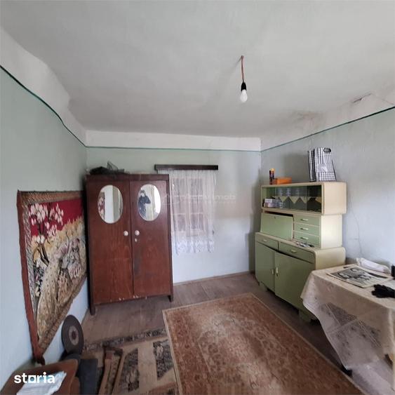 Casă cu 4 camere cu Teren 4636 Mp în Central