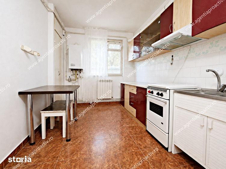 Apartament cu 3 camere decomandat în Central