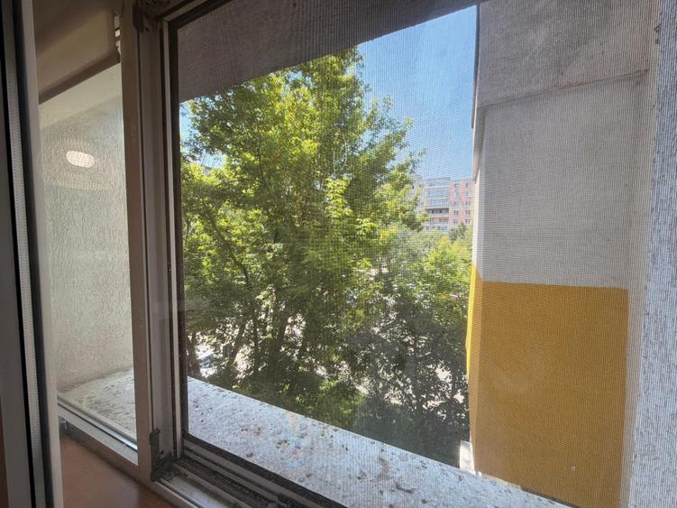 Apartament cu 4 camere decomandat în Sebastian