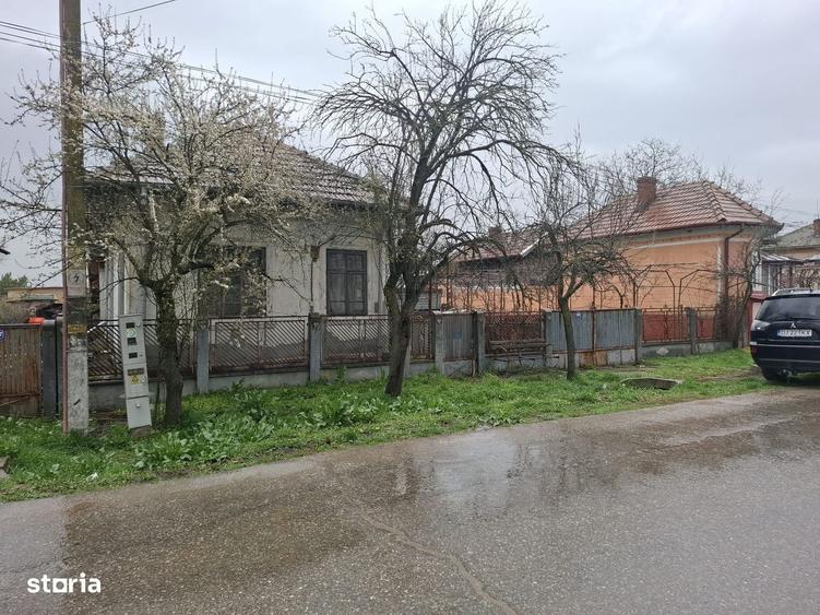 Casă cu 4 camere în Țuglui
