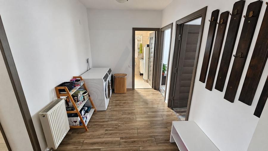 Apartament cu 3 camere decomandat, mobilat în Exterior Sud