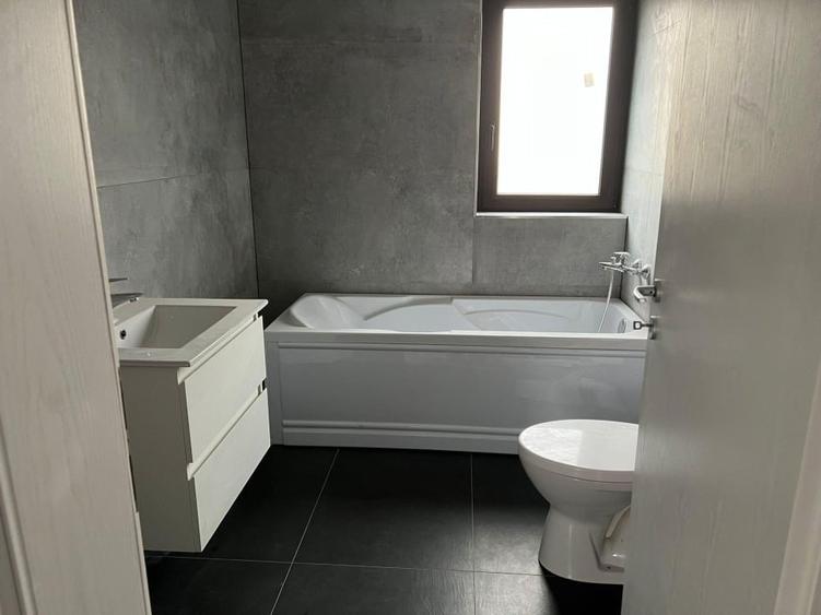 Duplex cu 3 camere cu Canalizare în Bucovăț (Dumbrava)