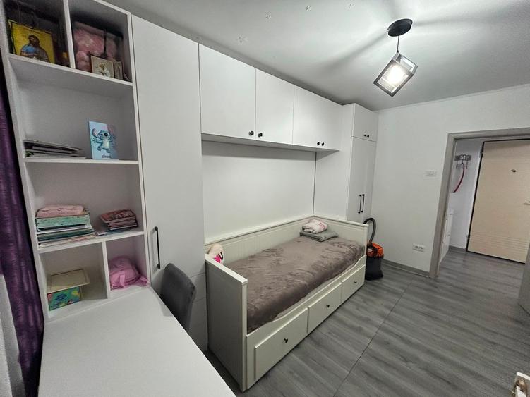 Apartament cu 3 camere de vânzare , zona Doraly - 4