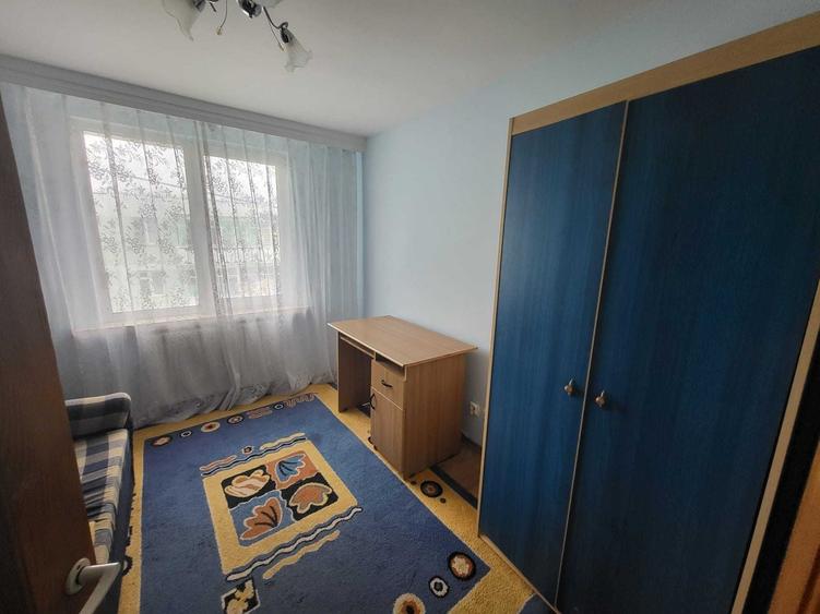 Apartament cu 4 camere decomandat în Mărăței