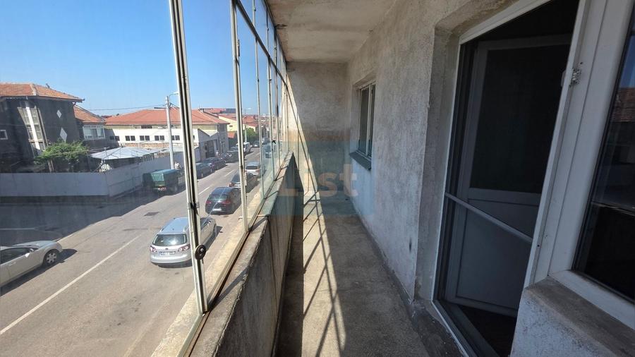 Apartament cu 4 camere decomandat în Central