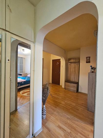 Apartament cu 3 camere decomandat în Dorobanți