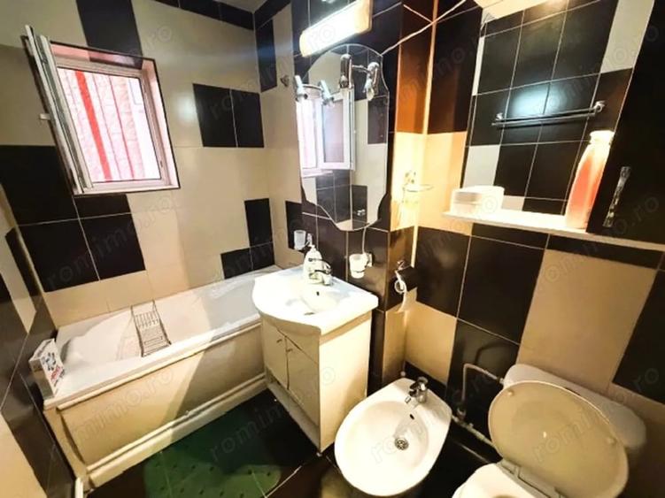Apartament cu 3 camere semidecomandat în Central