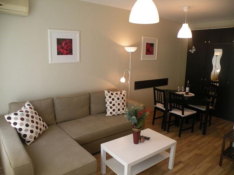 Apartament cu 2 camere decomandat în Calea Victoriei