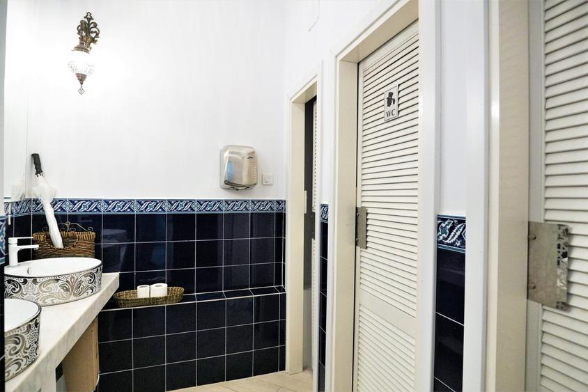 Casă cu 13 camere cu Canalizare în Universitate