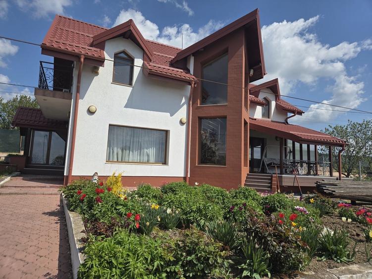 Casă cu 4 camere cu Teren 670 Mp în Gruiu