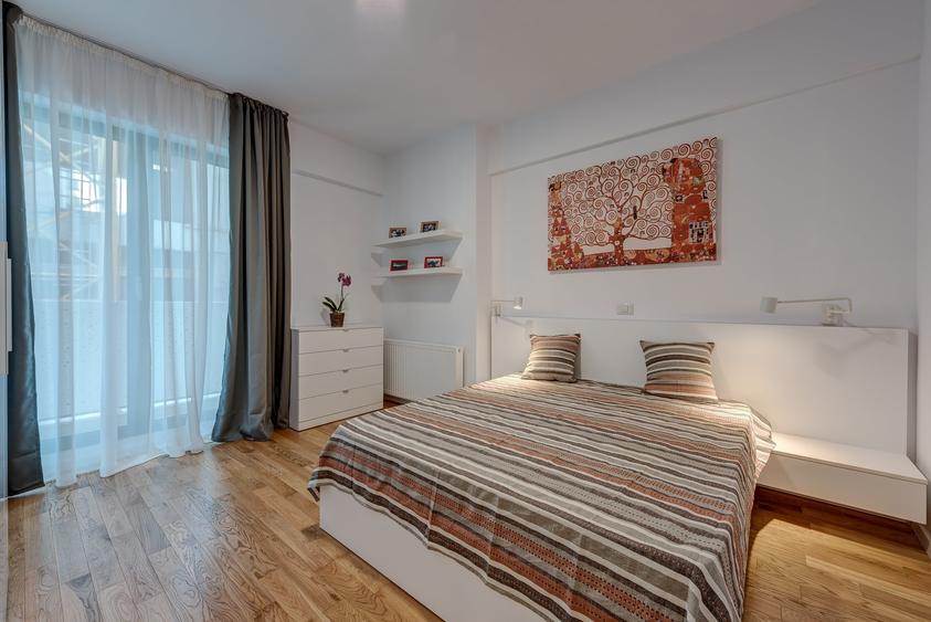 Apartament cu 3 camere semidecomandat în Cișmigiu