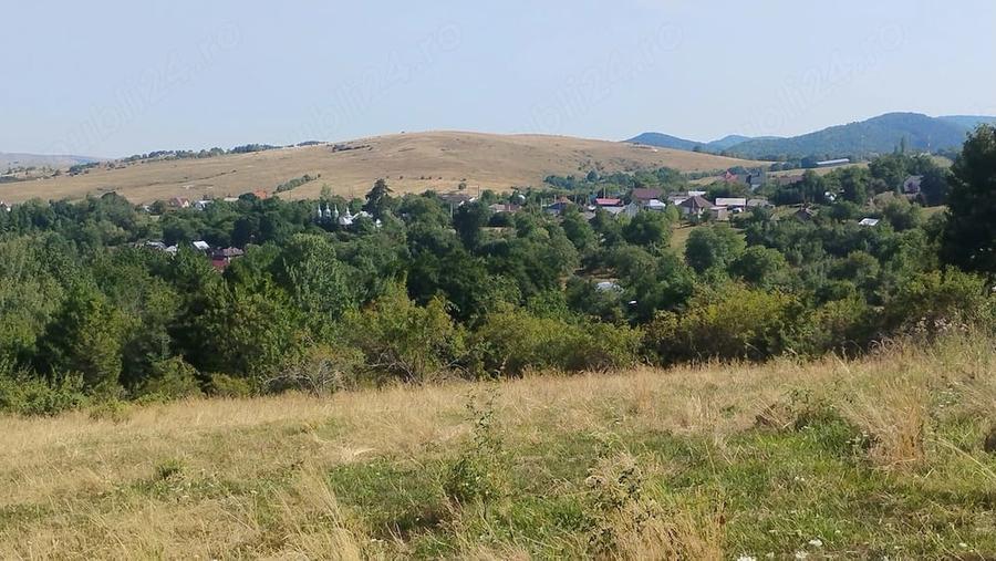 Teren de 10800 mp, în Văratec