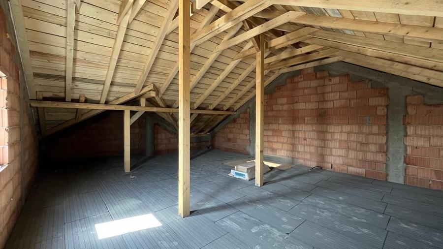 Duplex cu 3 camere cu Canalizare în Moșnița Nouă