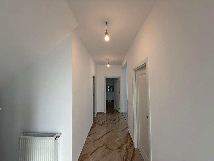 Casă individuală cu 4 camere! Dormitor la parter și 600mp teren! Comision 0% - 7