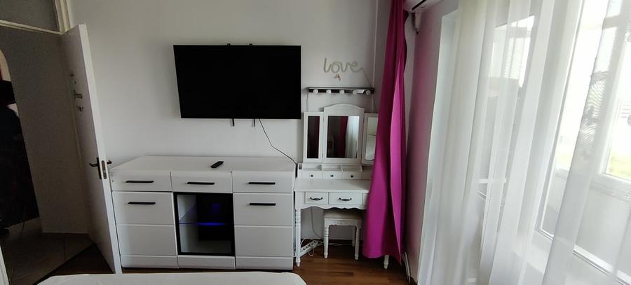 Apartament cu 3 camere decomandat în Lacul Morii
