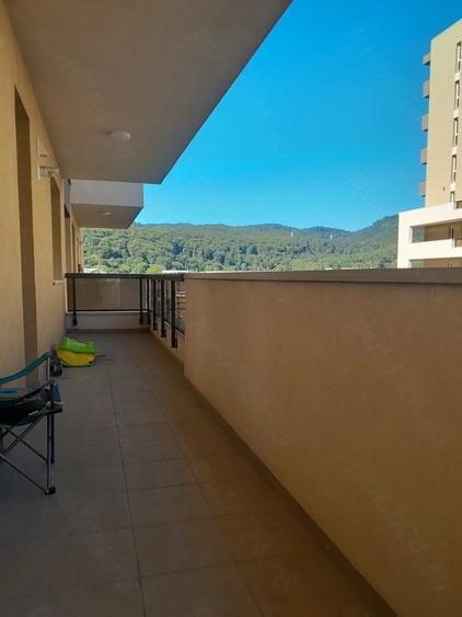 Apartament cu 3 camere decomandat în Astra