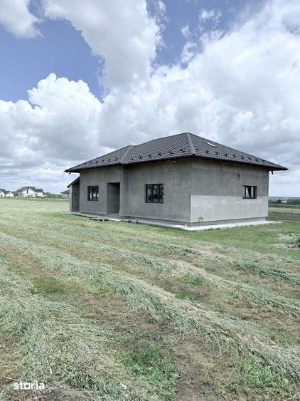 Casă cu 3 camere cu Teren 1000 Mp în Stăuceni