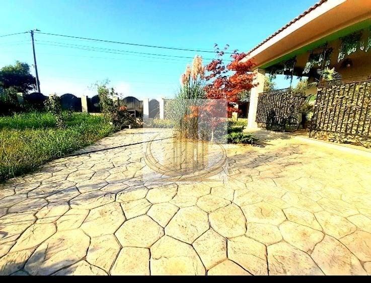 Casă individuală cu 3 camere cu Canalizare în Moșnița Nouă