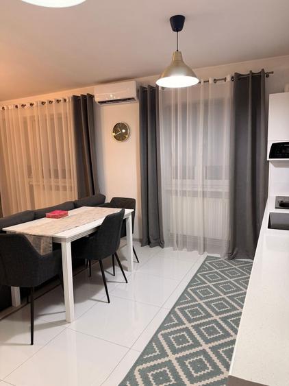 Apartament cu 2 camere semidecomandat în Cetate