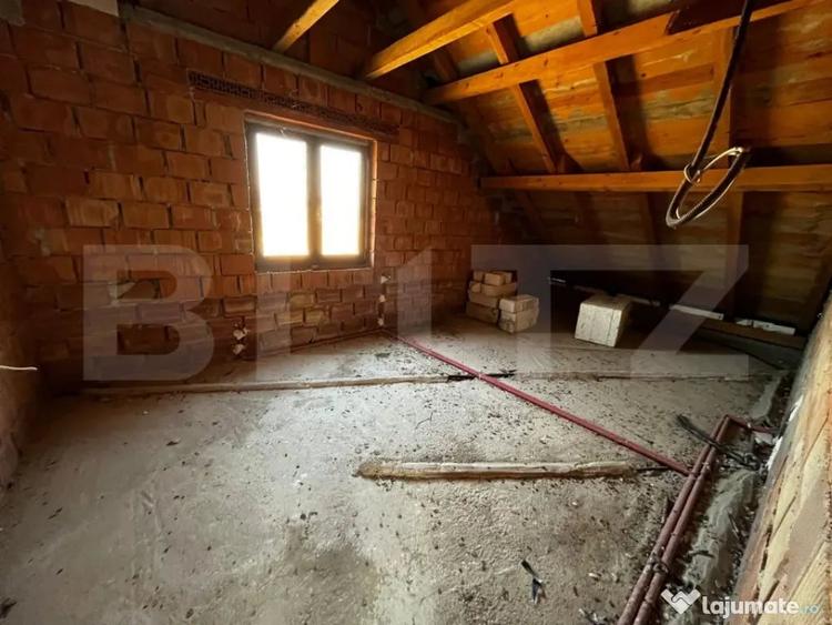 Casă cu 6 camere cu Teren 400 Mp în Beclean