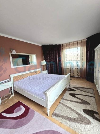 Casă individuală cu 6 camere cu Canalizare în Dealuri Oradea