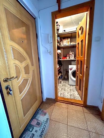Apartament cu 4 camere decomandat, mobilat în Central