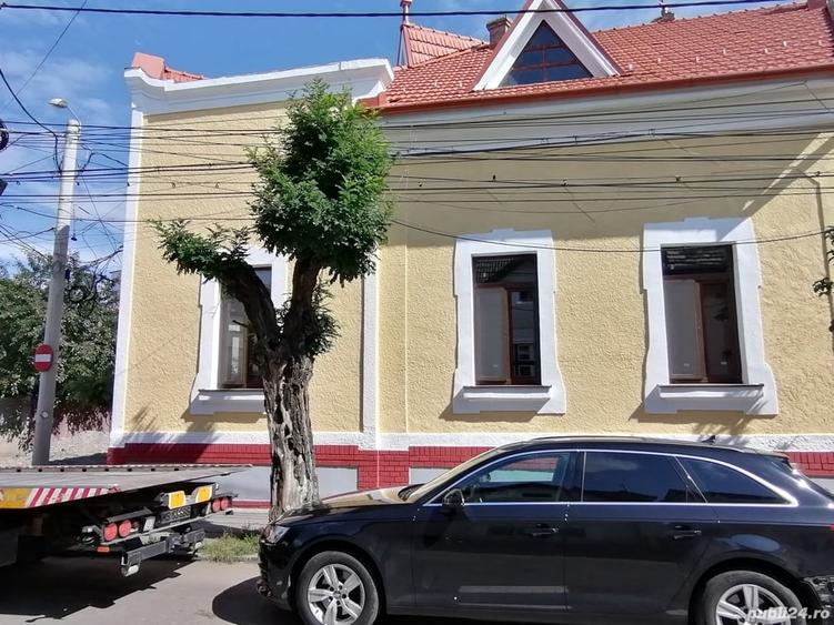Casă cu 4 camere în Central