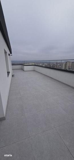 Apartament cu 3 camere decomandat în Calea București