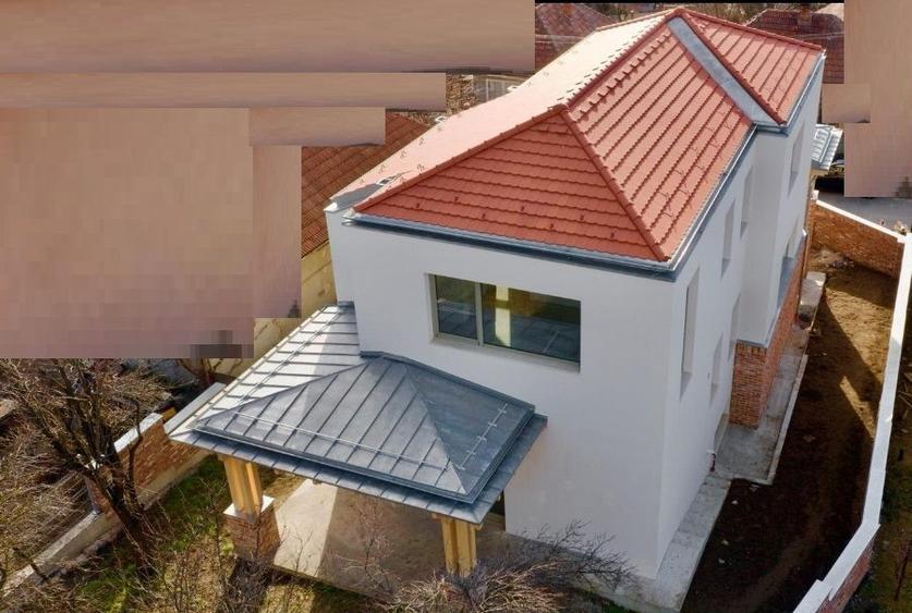 Casă individuală cu 4 camere cu Canalizare în Dâmbul Rotund