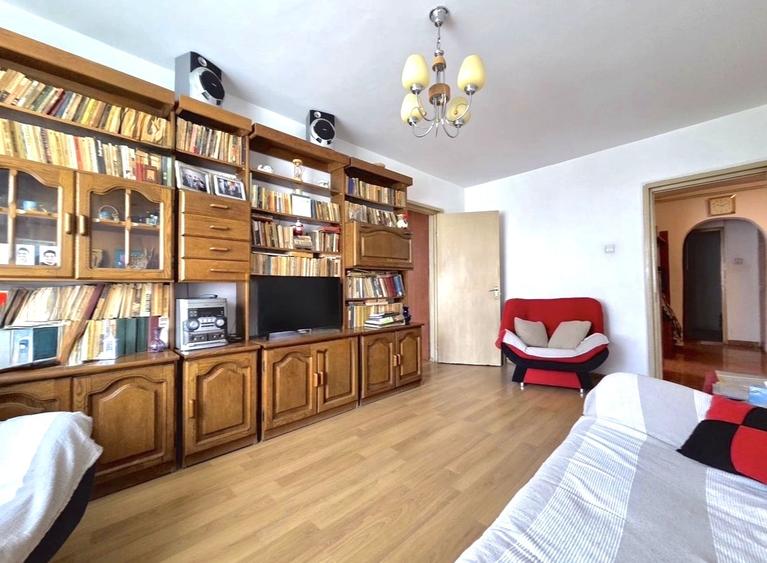 Apartament 4 Camere | Centrala Proprie | Metrou | Zona Crangasi - 4